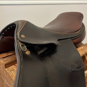 Crosby close contact 16.5 inch saddle